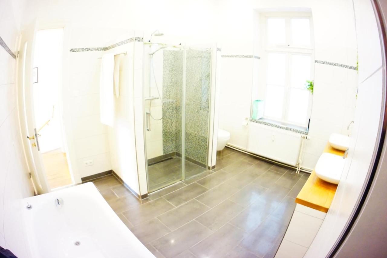 Grosszuegige 185M2-Altbauwohnung In Bestlage 7Zimmer-2Baeder-2Kuechen-2Wcs Hamburg Exterior foto