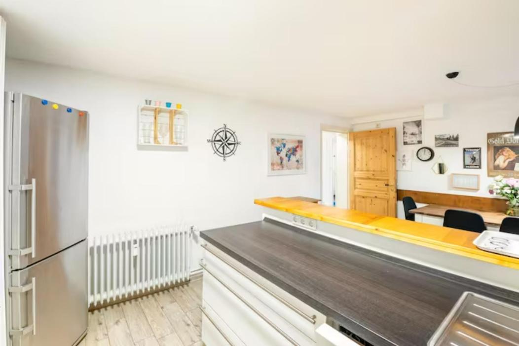 Grosszuegige 185M2-Altbauwohnung In Bestlage 7Zimmer-2Baeder-2Kuechen-2Wcs Hamburg Exterior foto
