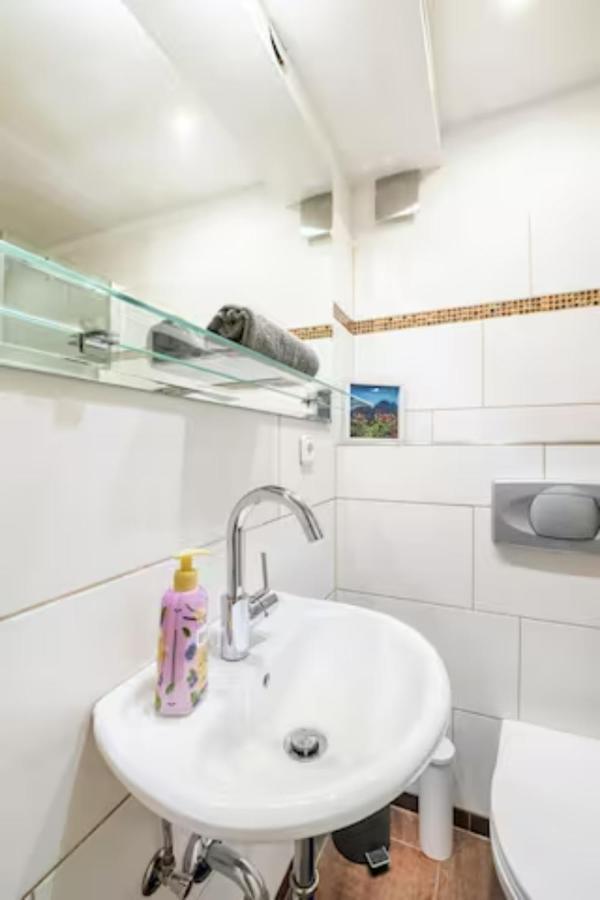 Grosszuegige 185M2-Altbauwohnung In Bestlage 7Zimmer-2Baeder-2Kuechen-2Wcs Hamburg Exterior foto